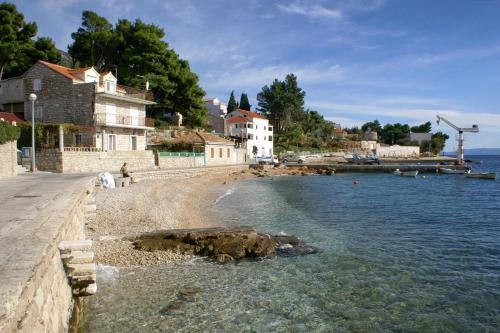 Apartments By The Sea Bol (Brac) - 2905