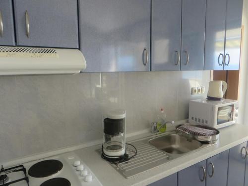 Apartments By The Sea Brela (Makarska) - 13052