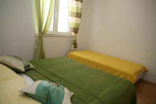 Apartments By The Sea Brela (Makarska) - 13052