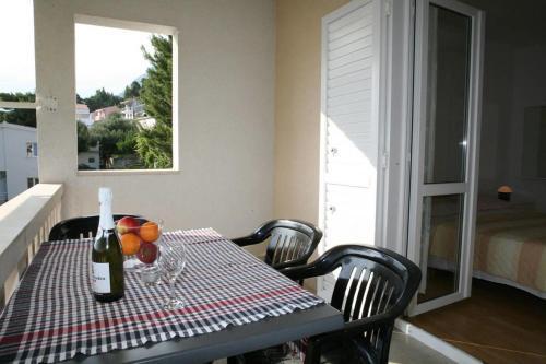 Apartments By The Sea Brela (Makarska) - 13052