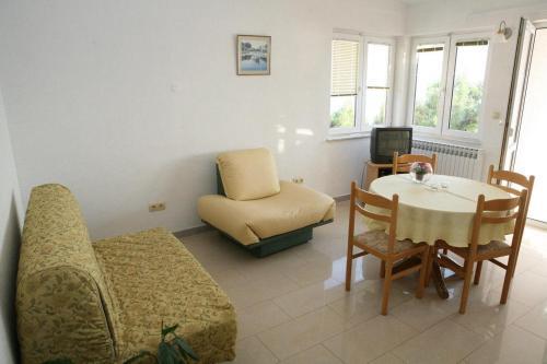 Apartments By The Sea Brela (Makarska) - 13052