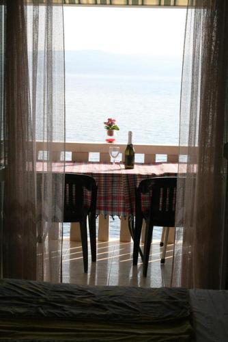 Apartments By The Sea Brela (Makarska) - 13052