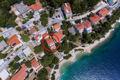 Apartments By The Sea Brela (Makarska) - 13052