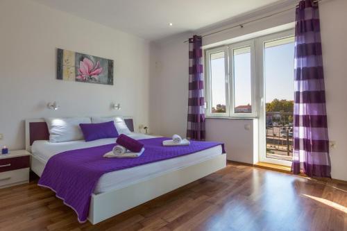 Two-bedroom Apartment In Crikvenica Xliv