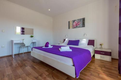 Two-bedroom Apartment In Crikvenica Xliv