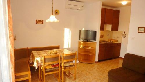Apartments In Dobrinj/insel Krk 35141