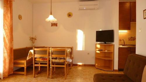 Apartments In Dobrinj/insel Krk 35141