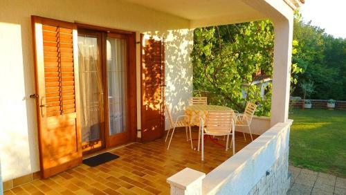 Apartments In Dobrinj/insel Krk 35141