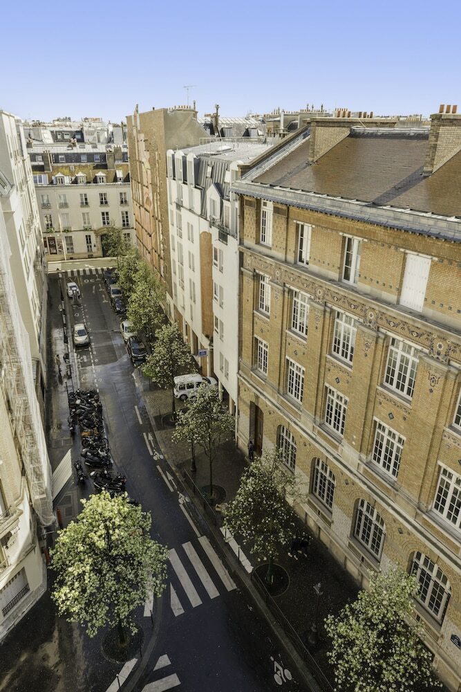 Hotel De Neuve Le Marais