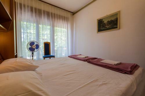 Apartment In Dramalj 5751