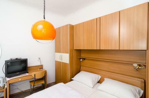 Hostal Rooms Pile