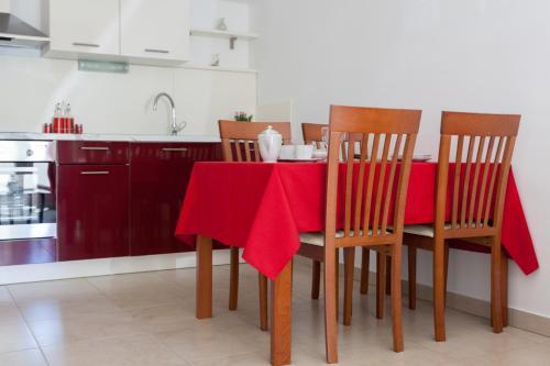 Apartment Chermesinus A57