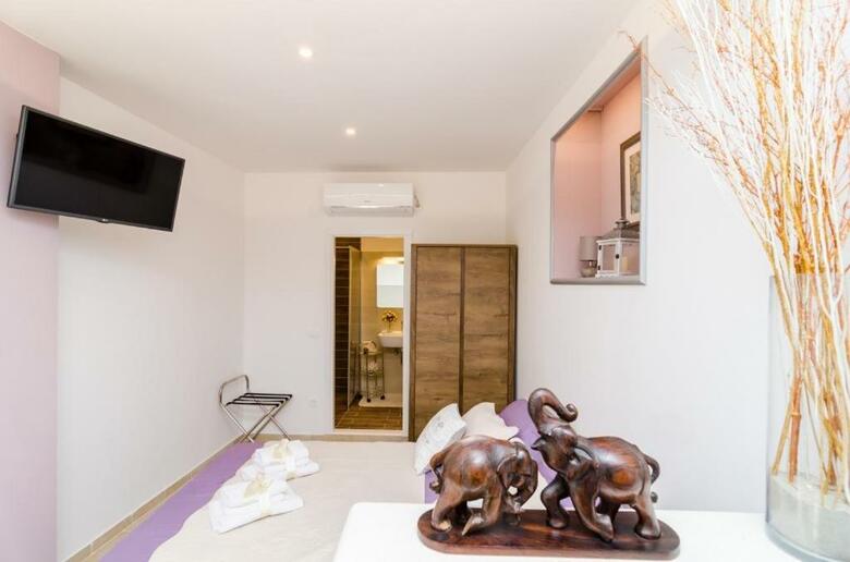 Hostal Apartment & Room Lady O