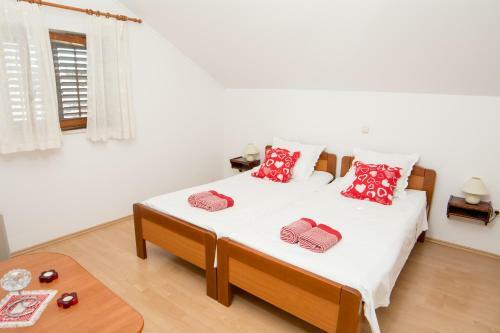 Apartments Bungevilla
