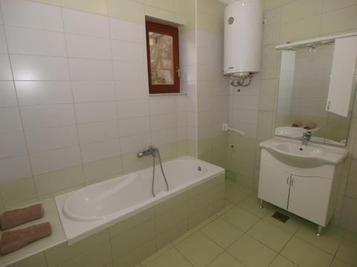 Apartments Emil 769