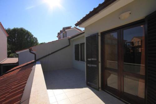 Apartments With A Parking Space Fazana - 7205