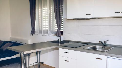 Apartments With A Parking Space Fazana - 7205