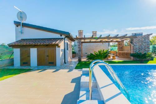 Leda Villa