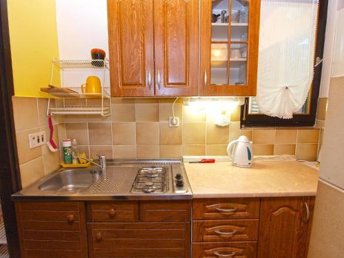 Hostal Apartments August 875