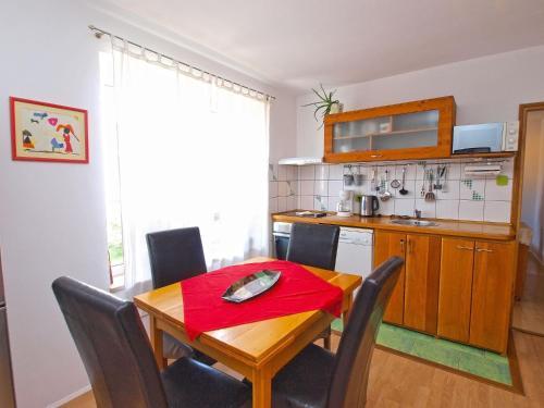 Apartments Elda 1470