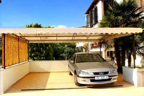 Apartments With A Parking Space Fazana - 7260