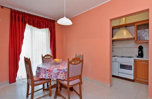 Apartments Pink 1785