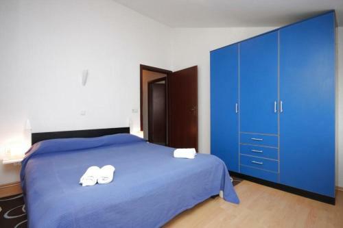 Apartment Funtana 7076b