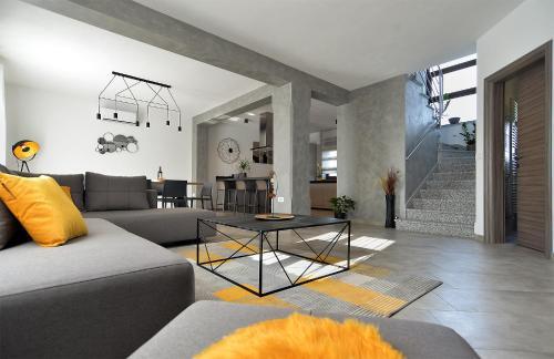 House Roberto 1384