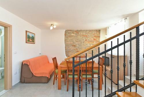 House Bruno 1735