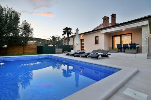 House Vedran 1125