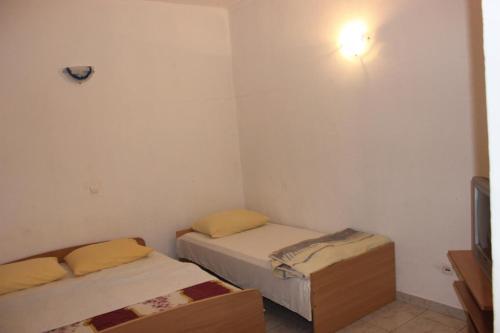 Apartments With A Parking Space Gradac (makarska) - 15628