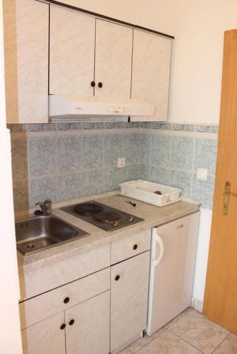 Apartments With A Parking Space Gradac (makarska) - 15628