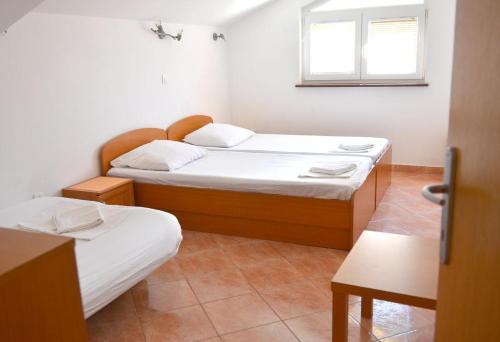 Apartment Gradac 13681c
