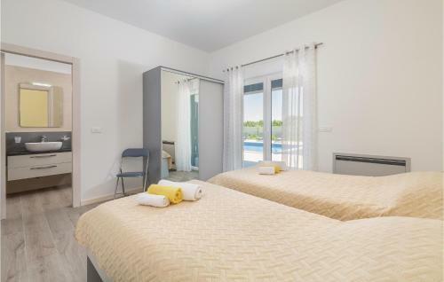 Five-bedroom Holiday Home In Kujici