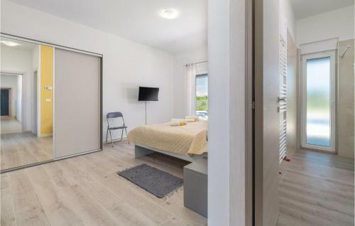 Five-bedroom Holiday Home In Kujici