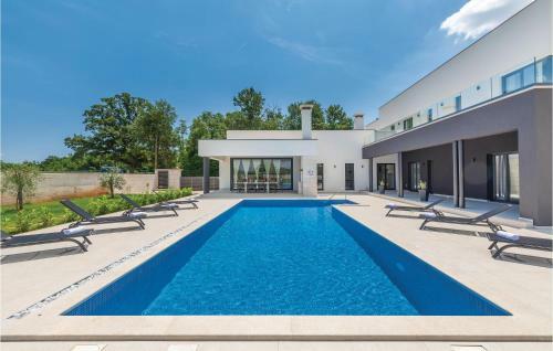 Five-bedroom Holiday Home In Kujici