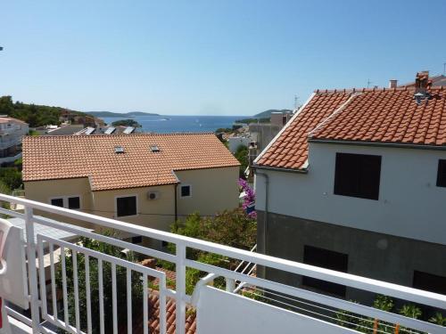 Apartments And Rooms With Parking Space Hvar - 15378