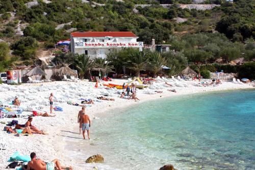 Apartments And Rooms With Parking Space Hvar - 15378