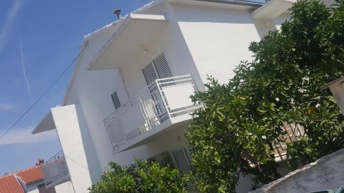 Apartments And Rooms With Parking Space Hvar - 15378
