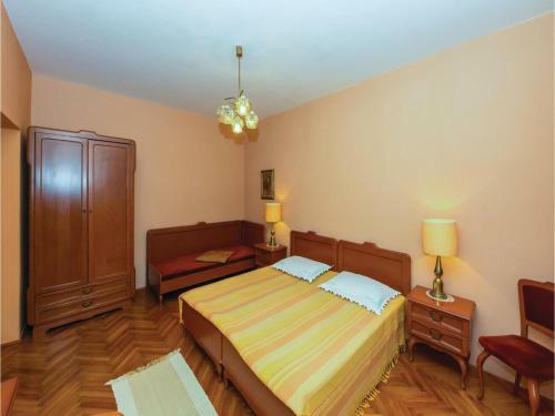 Five-bedroom Holiday Home In Jadranovo