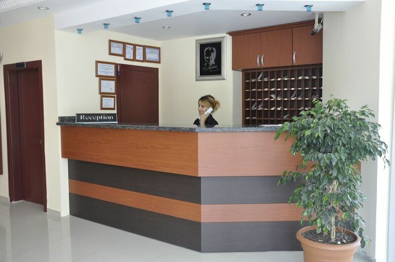Primera Hotel And Apart
