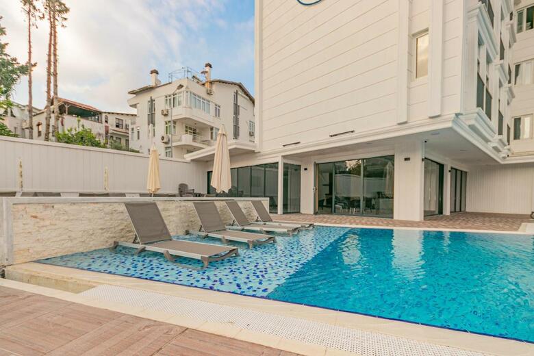 Lara World Hotel