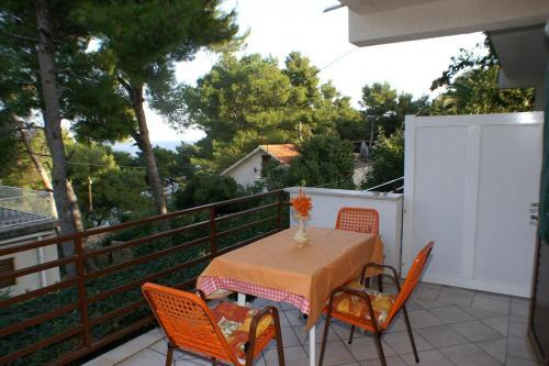 Apartments By The Sea Jelsa (hvar) - 4017