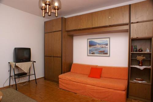 Apartments By The Sea Jelsa (hvar) - 4017