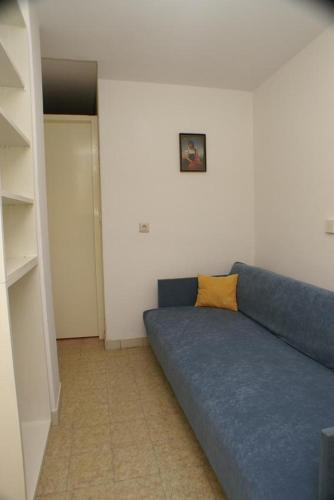 Apartments By The Sea Jelsa (hvar) - 4017