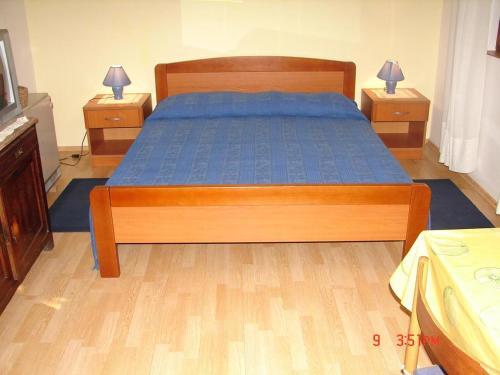 Apartments By The Sea Jelsa (hvar) - 15073