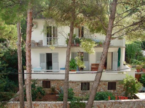 Apartments By The Sea Jelsa (hvar) - 15073