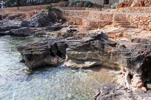 Apartments By The Sea Jelsa (hvar) - 15073