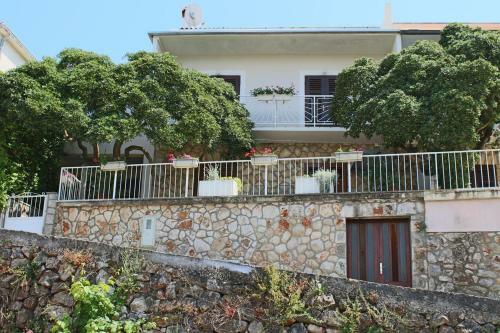 Apartments By The Sea Jelsa (hvar) - 15348