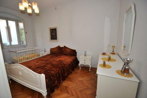 Seaside Holiday House Sumpetar (omis) - 14456